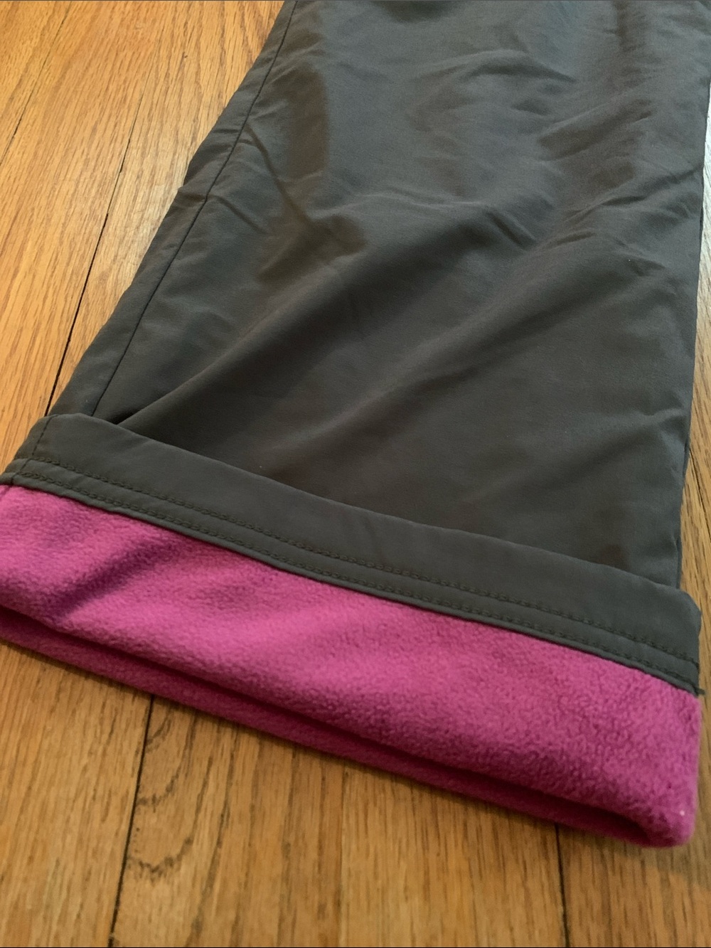 NWT Eddie Bauer Women's Charcoal Hiking Pants Pink Fleece Lining Women’s 4P - Picture 15 of 16